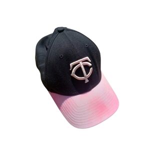 MInnesota Twins Women's Baseball Hat Pink White Tie Dye M/L Stretch Fit 39thirty